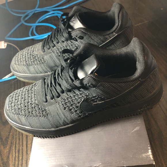 Air Force 1s Flyknit Low - Picture 3 of 4